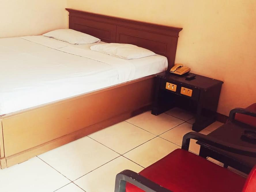 Hotel Wijaya 푸르워케르토 외부 사진